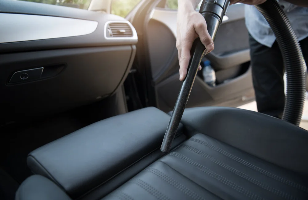 เคล็ดลับแก้กลิ่นอับในรถ